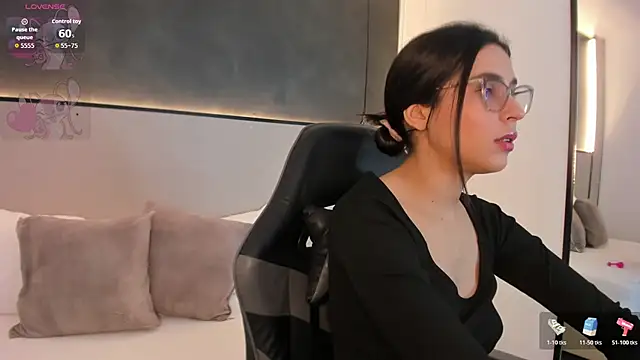 desireee  online show from 12-05-25, 07:10