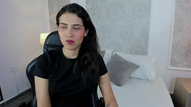 desireee  online show from 05-06-26, 07:19