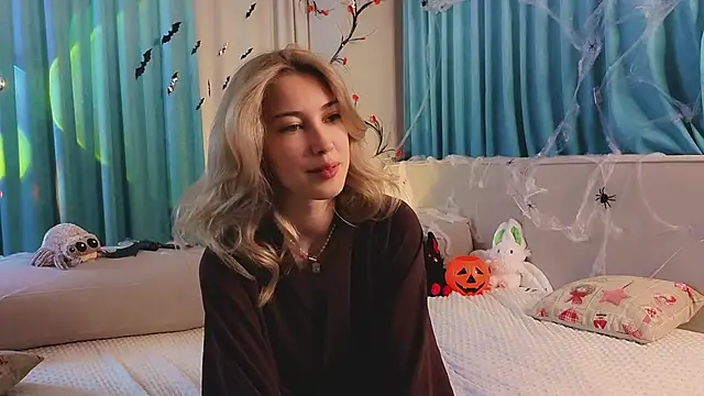 Snapshot of AngelicRice chatting on 10-30-25, 11:11 AngelicRice online show from 10-30-25, 11:11