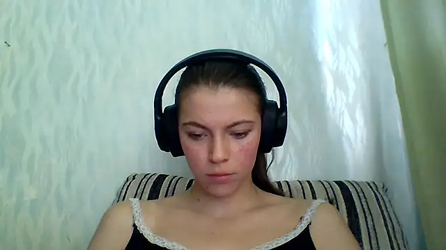 CutieAnny online show from 09-13-25, 05:18