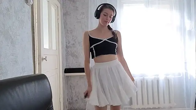 CutieAnny online show from 10-02-25, 05:58