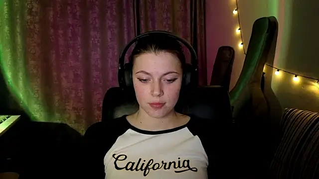 CutieAnny online show from 03-13-26, 06:03