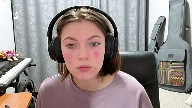 CutieAnny online show from 05-03-26, 08:37