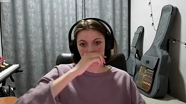 CutieAnny online show from 05-05-26, 08:06
