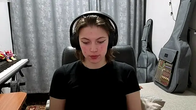 CutieAnny online show from 05-10-26, 08:14