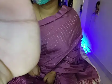 hot spicey online show from 05-17-26, 04:58