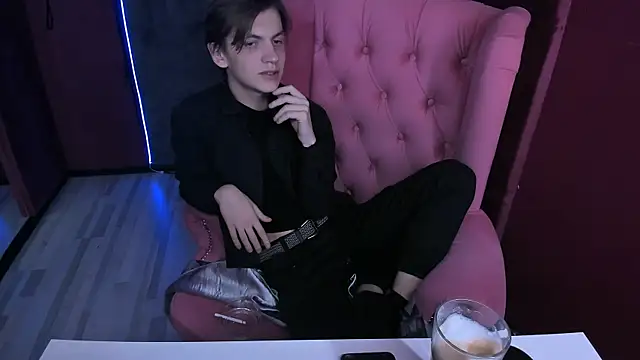 OttoWilliams online show from 10-22-25, 08:41