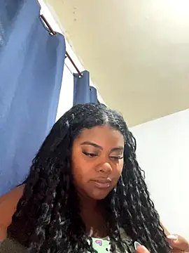 LunaSthena online show from 10-18-25, 01:52