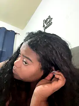 LunaSthena online show from 10-24-25, 10:50