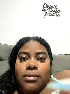 LunaSthena online show from 10-26-25, 04:51