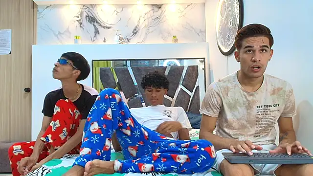 LONDON BOYS1 online show from 09-24-25, 01:31