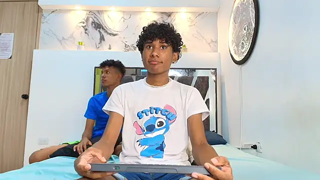 LONDON BOYS1 online show from 10-01-25, 01:22