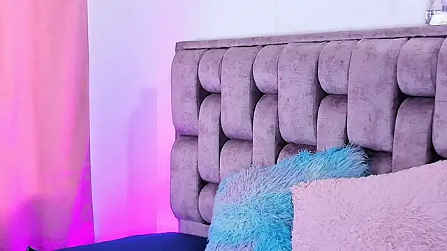 Alexa-Hunter online show from 11-13-25, 08:52