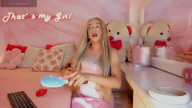 Isabella glam online show from 10-13-25, 07:03