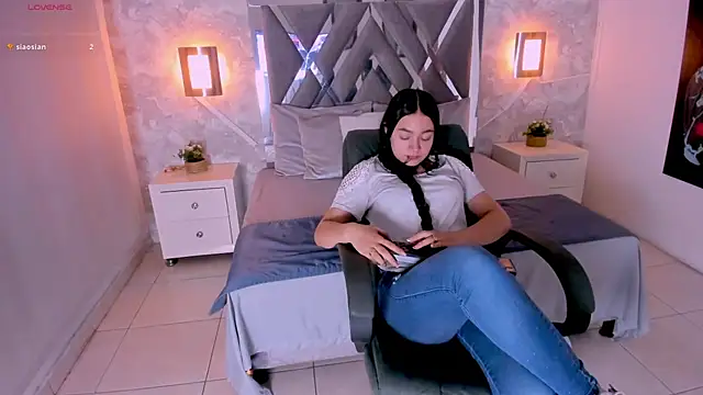 Elen CR online show from 10-18-25, 02:36