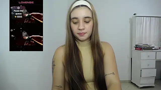 Ambar lynn online show from 10-18-25, 05:57