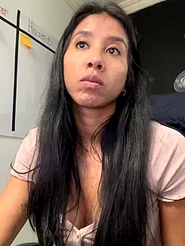 Snapshot of Incognitegirl chatting on 09-24-25, 03:04 Incognitegirl online show from 09-24-25, 03:04