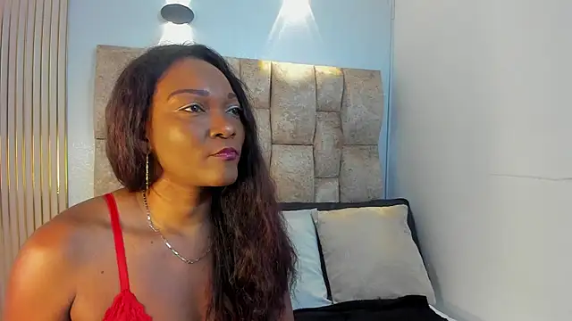 Snapshot of luna__moretti chatting on 09-18-25, 12:51 luna moretti online show from 09-18-25, 12:51
