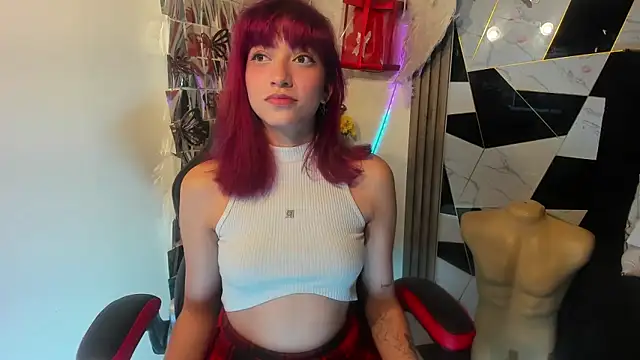 Snapshot of sophia_arevalo chatting on 05-15-26, 02:18 sophia arevalo online show from 05-15-26, 02:18