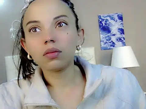 Perla vonrose online show from 09-18-25, 12:29