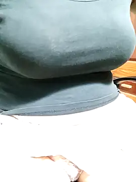 Snapshot of Tasu774 chatting on 09-24-25, 08:34 Tasu774 online show from 09-24-25, 08:34