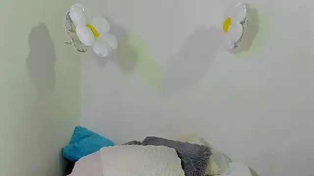 Naomi Flame online show from 10-22-25, 08:08