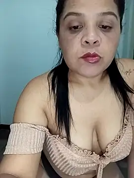 Snapshot of Antovilla01 chatting on 09-25-25, 03:54 Antovilla01 online show from 09-25-25, 03:54