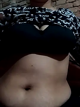 Snapshot of Cute_Pagli chatting on 11-14-25, 02:27 Cute Pagli online show from 11-14-25, 02:27