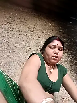 Snapshot of Rashili_jaan chatting on 04-30-26, 02:40 Rashili jaan online show from 04-30-26, 02:40