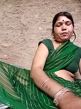 Snapshot of Rashili_jaan chatting on 05-01-26, 03:00 Rashili jaan online show from 05-01-26, 03:00