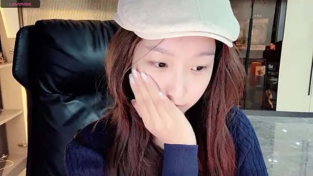 Snapshot of Winnie666- chatting on 03-07-26, 03:53 Winnie666- online show from 03-07-26, 03:53