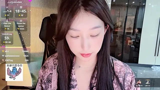 Snapshot of Winnie666- chatting on 03-19-26, 08:13 Winnie666- online show from 03-19-26, 08:13