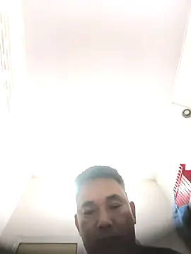 NguyenTrungHieu81 online show from 05-02-26, 12:32