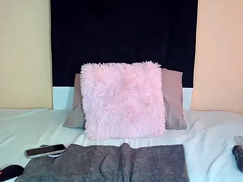 freakynyashXxXx online show from 03-27-26, 04:40