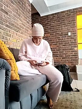 freakynyashXxXx online show from 04-08-26, 06:57