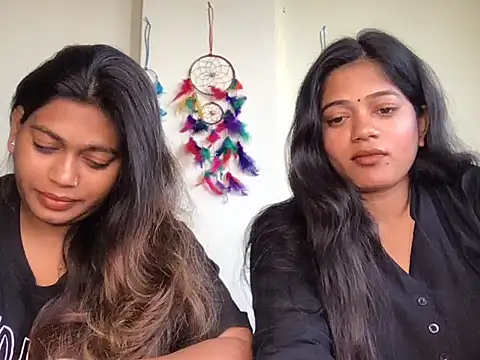 Snapshot of HoleyCoupon chatting on 01-16-26, 09:24 HoleyCoupon online show from 01-16-26, 09:24