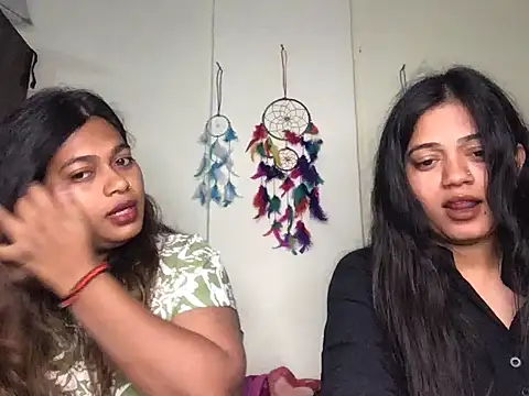 Snapshot of HoleyCoupon chatting on 01-18-26, 10:02 HoleyCoupon online show from 01-18-26, 10:02