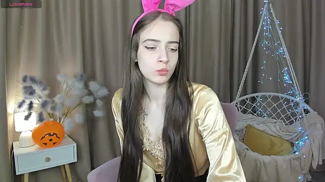 Snapshot of Belle_Wa1ker chatting on 10-31-25, 04:24 Belle Wa1ker online show from 10-31-25, 04:24