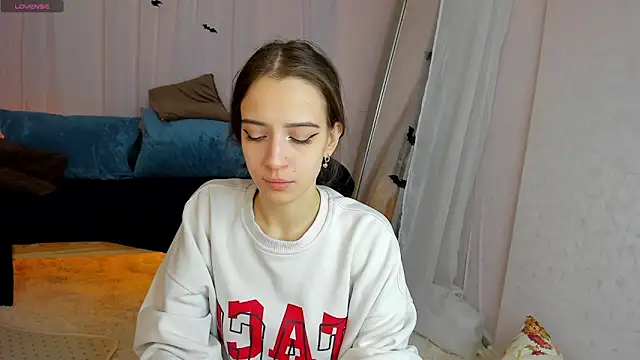 Snapshot of Belle_Wa1ker chatting on 11-07-25, 01:05 Belle Wa1ker online show from 11-07-25, 01:05