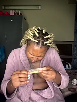 Snapshot of houseforsex chatting on 10-22-25, 06:29 houseforsex online show from 10-22-25, 06:29