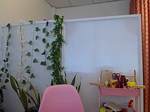 Manuela lara  online show from 09-11-25, 01:44