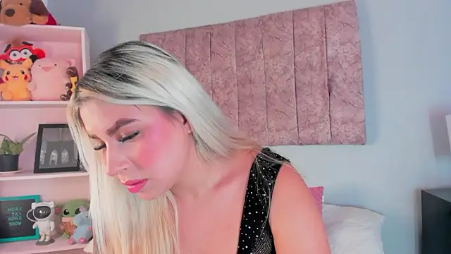 Snapshot of naomi_sanz chatting on 10-11-25, 07:34 naomi sanz online show from 10-11-25, 07:34