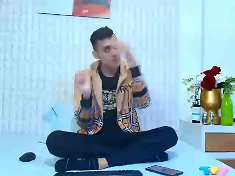 LuigiMarchetti online show from 10-20-25, 07:47