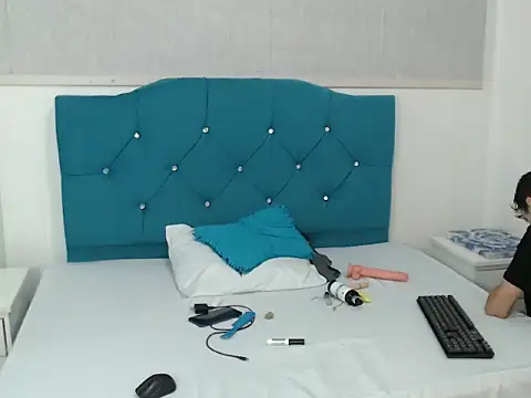 LuigiMarchetti online show from 11-28-25, 07:49