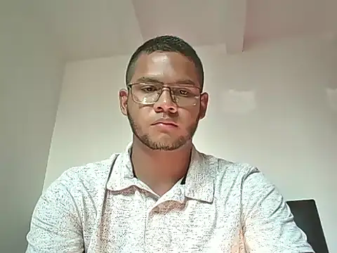 Snapshot of jayden_cooper1 chatting on 03-25-26, 01:28 jayden cooper1 online show from 03-25-26, 01:28