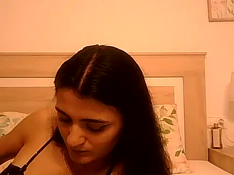 Ella0105 online show from 09-08-25, 05:01