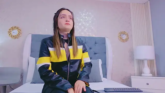 ZoeWilliis online show from 06-19-26, 11:14
