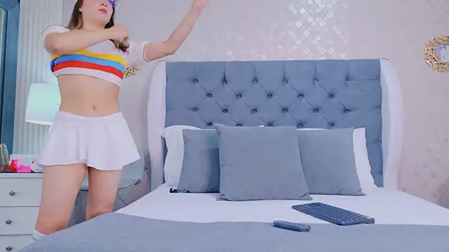 ZoeWilliis online show from 06-20-26, 01:03