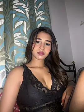 Snapshot of STRIP_GLOW chatting on 01-08-26, 11:07 STRIP GLOW online show from 01-08-26, 11:07