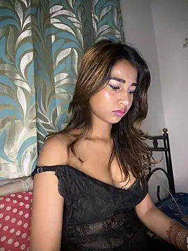 Snapshot of STRIP_GLOW chatting on 02-17-26, 10:05 STRIP GLOW online show from 02-17-26, 10:05